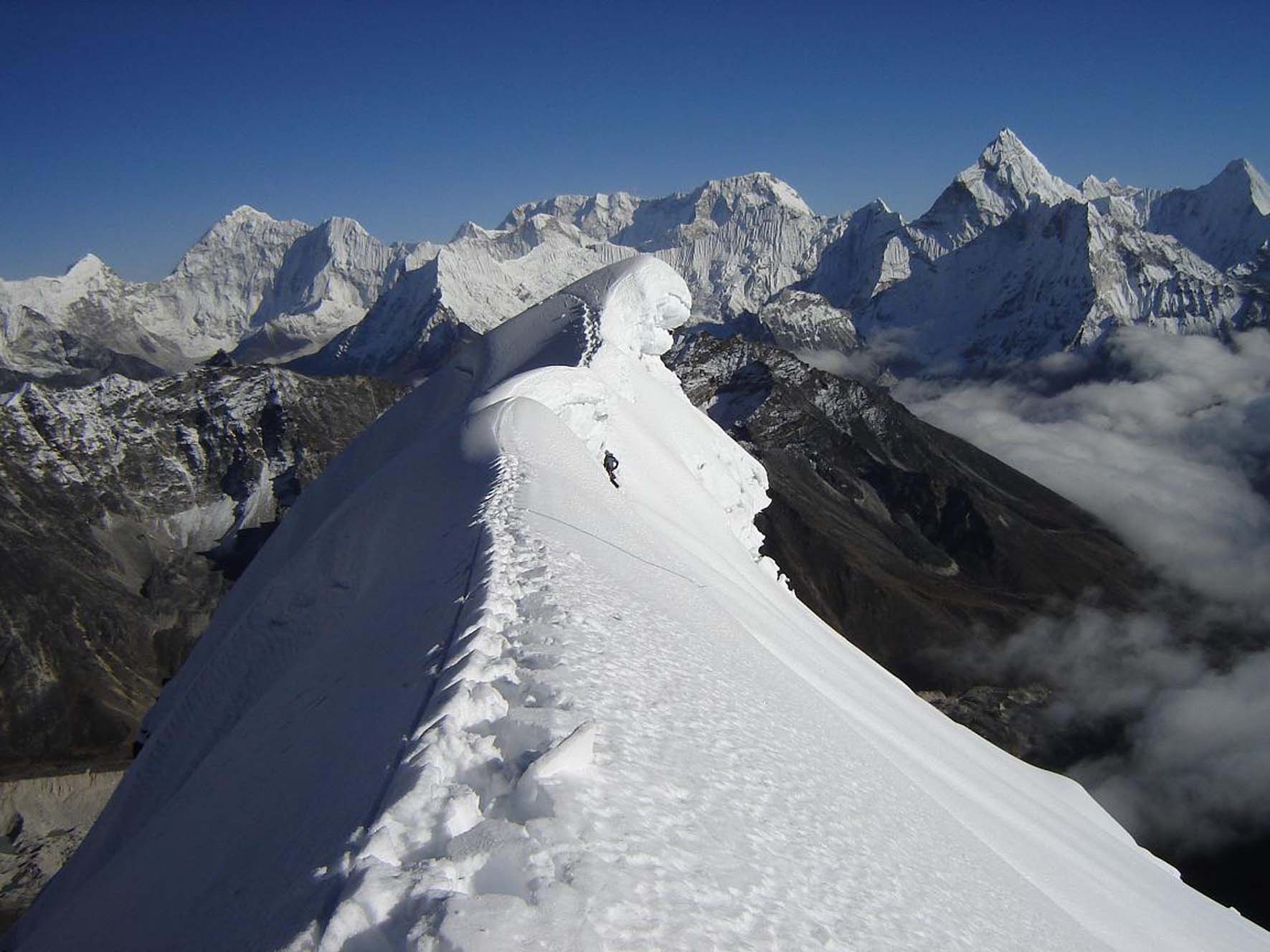 lobuche peak